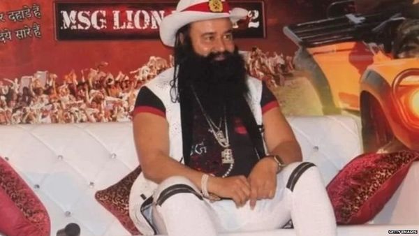 गुरमीत राम रहीम: डेरा सच्चा सौदा प्रमुख को मिले पैरोल का चुनावी कनेक्शन