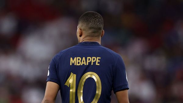 वर्ल्ड कप: हवा की गति से भागने वाले फ्रांसीसी सुपरस्टार एमबापे के खौफ़ में डिफ़ेडर्स