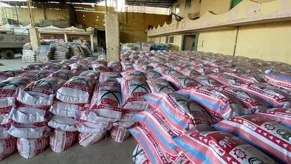 पाकिस्तान में आटा आसमान पर और अवाम सड़कों पर, ग़लती किसकी?