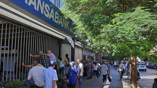 लेबनान: ताश के पत्तों की तरह कैसे बिखर रहा है ये अरब मुल्क? - दुनिया जहान