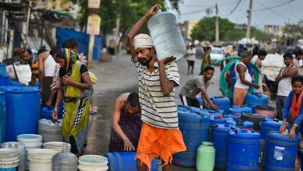 दिल्ली: द्वारका के लोगों ने ऐसा क्या किया कि इस जगह का धंसना बंद हुआ?