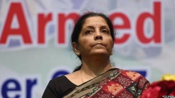 बजट 2023:आमदनी अठन्नी खर्चा रुपैया,निर्मला सीतारमण का काम कितना मुश्किल?