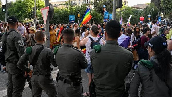 इस मुल्क में पुलिस और अपराधी कैसे समलैंगिकों को बना रहे हैं निशाना