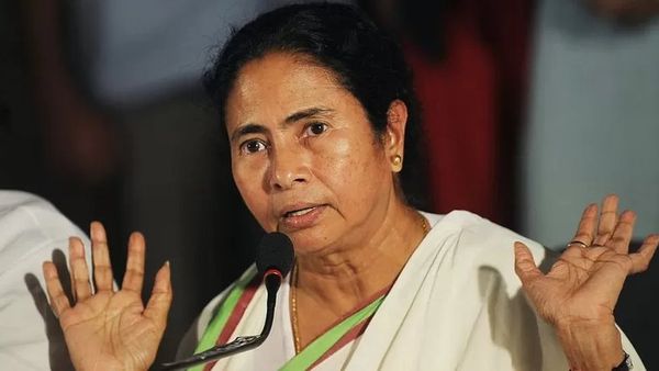 मनरेगा: मज़दूरों की योजना के बजट में मोदी सरकार ने क्यों की कटौती?