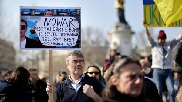 पुतिन विरोधी रूसी एंकर ने कहा, 'उस रात मैं नहीं भागती तो ज़िंदा नहीं बचती'