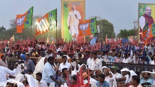 क्या राहुल गांधी की लोकसभा सदस्यता ख़त्म होने का कांग्रेस फायदा उठा पाएगी?