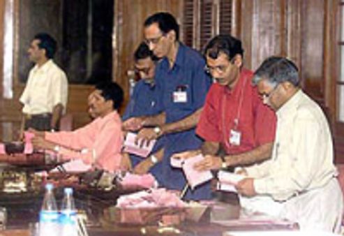 Counting of votes in 5 states begins