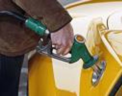 Govt plans to reduce petrol, diesel prices