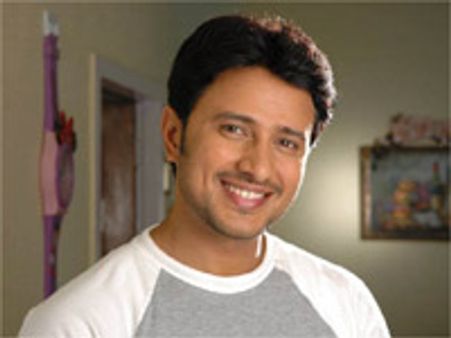 Telugu star Raja joins Congress