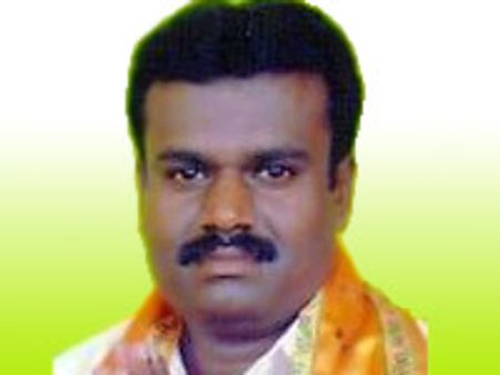 K'taka: BJP MLA caught red handed by Lokayukta