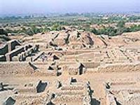 New ancient artefacts found at Moenjodaro