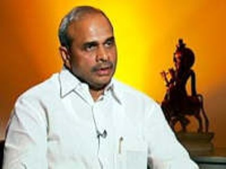 YSR writes to PM; seeks CBI probe in Satyam scam