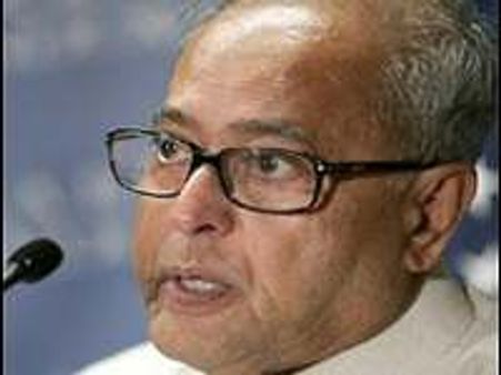 Satyam cannot harm entire Indian IT industry: Pranab