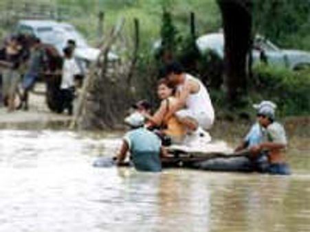 Peru flood leaves hundreds homeless