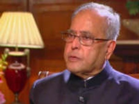 Govt cuts tax ahead of Lok Sabha polls