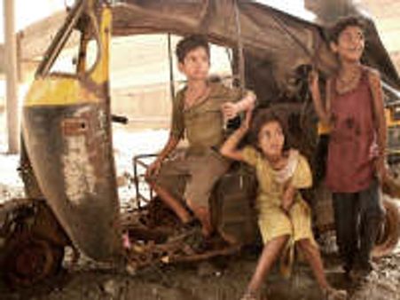 'Slumdog' kids back in their slums