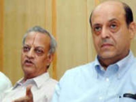 Strict 'no no' for Navin Chawla's removal: Prez