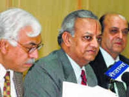 5-phase Lok Sabha polls from Apr 16: EC