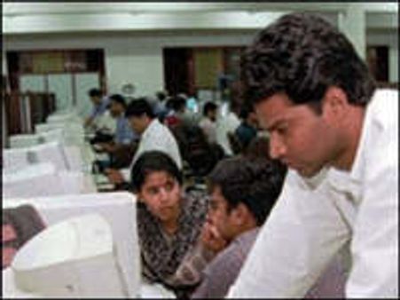 'Hiring to get weaker in India from Apr-June'