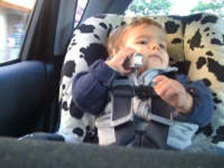 1 in 3 kids in UK sleep next to mobiles