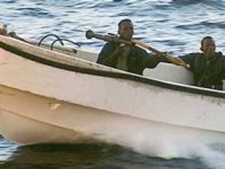 Somali pirates release hijacked Indian vessel