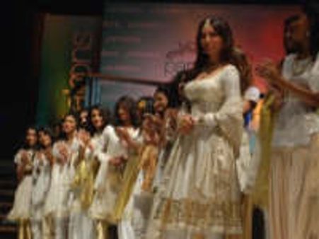 Kids with cancer walk ramp with Ms India finalists