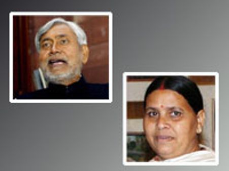 Rabri Devi abuses Nitish Kumar, under EC scanner