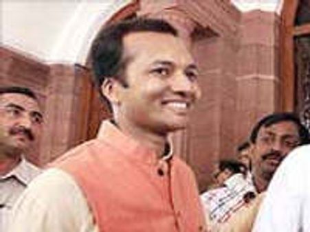 After Chidambaram, Naveen Jindal faces 'shoe-cide'