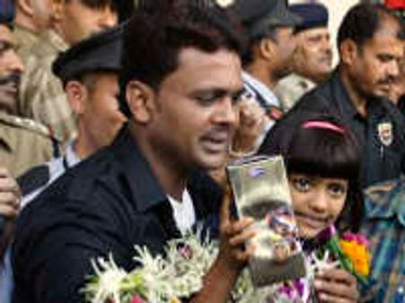 Slumdog star Rubina Ali up for sale!