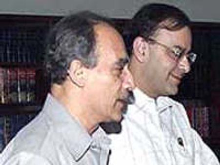 Shourie, Jaitley joins Modi-for-PM bandwagon