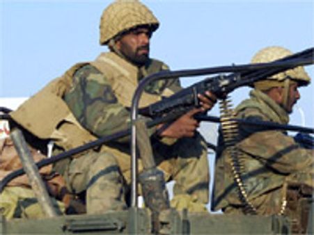 Pak moves 6k troops from Indian border to NWFP