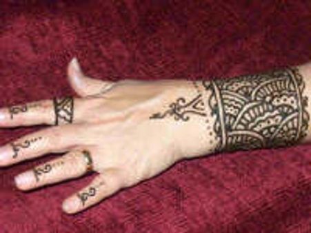 Henna gains popularity in Hollywood celeb circles