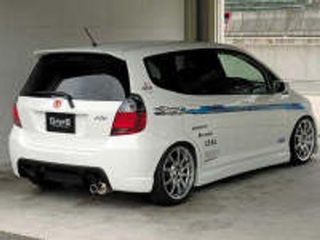 Honda's new compact car, Jazz priced at Rs 7lakhs