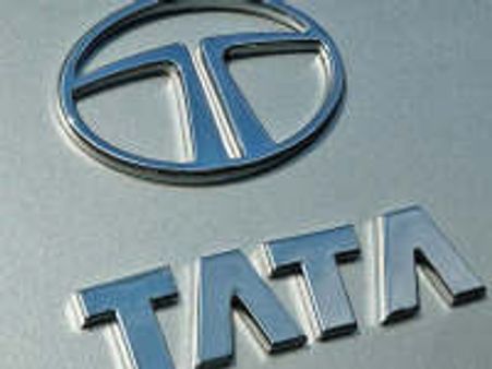 Nusli Wadia serves defamation notice on Tata Sons