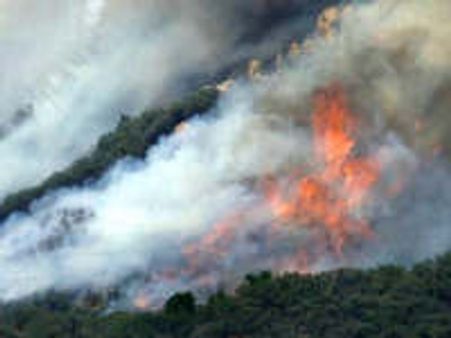 Wildfire in California force thousands to flee