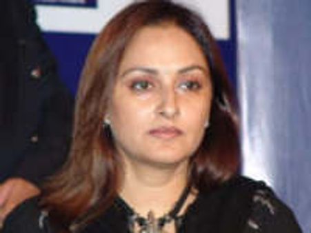 Police raid Jayaprada's hotel room in Rampur
