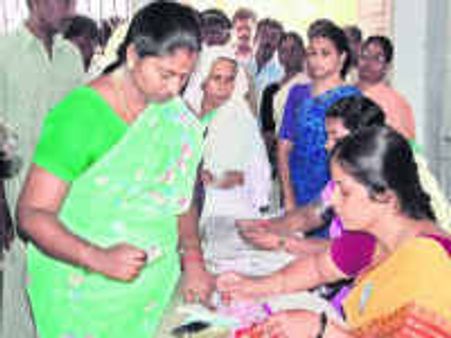LS polls: Voting begins for final phase