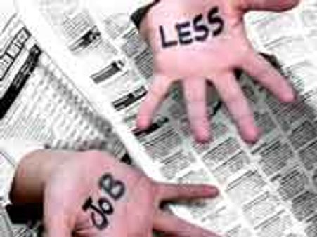 US jobless claims fall for first time