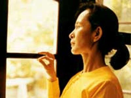 World protests as Suu Kyi spends B'day in prison