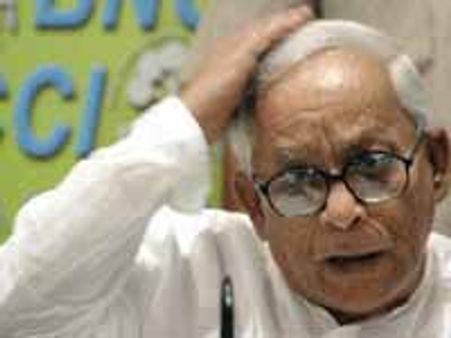 Buddhadeb concurs with Centre on Maoists
