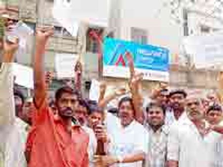 Shiv Sena asks people not to pay electricity bills