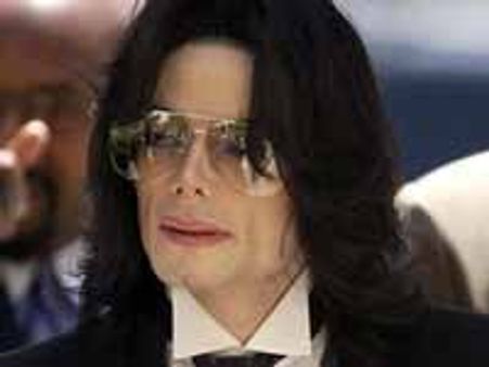 'Jacko dressed as a woman to meet his male lovers'