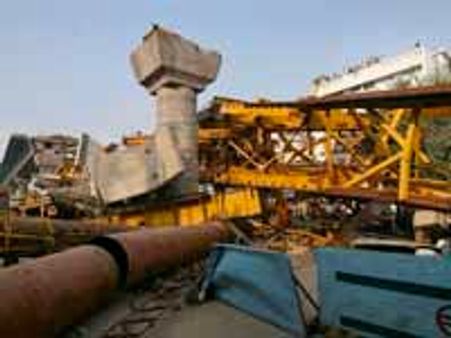 More cracks found in Delhi Metro line