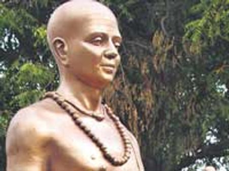BSY unveils Kannada poet Sarvajna's statue in TN