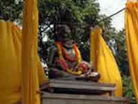 Thiruvalluvar statue unveiled in Bangalore