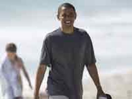Obama's vacation threatened by Hurricane Bill