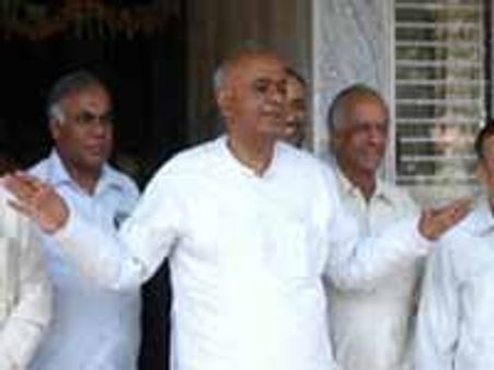 Gowda contributes 20pc pay to PM's relief fund