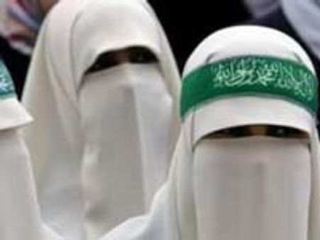 Hamas bans women from riding motorcycles