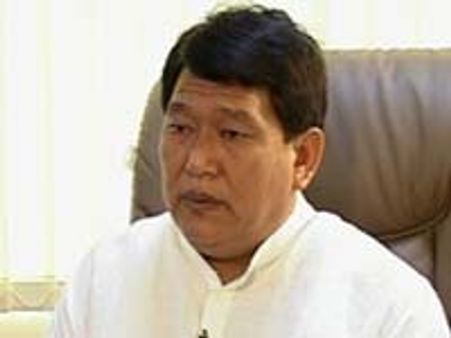 Dorjee Khandu sworn in as Arunachal CM