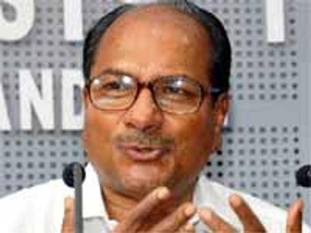 No plan to use Army against Naxals: Antony